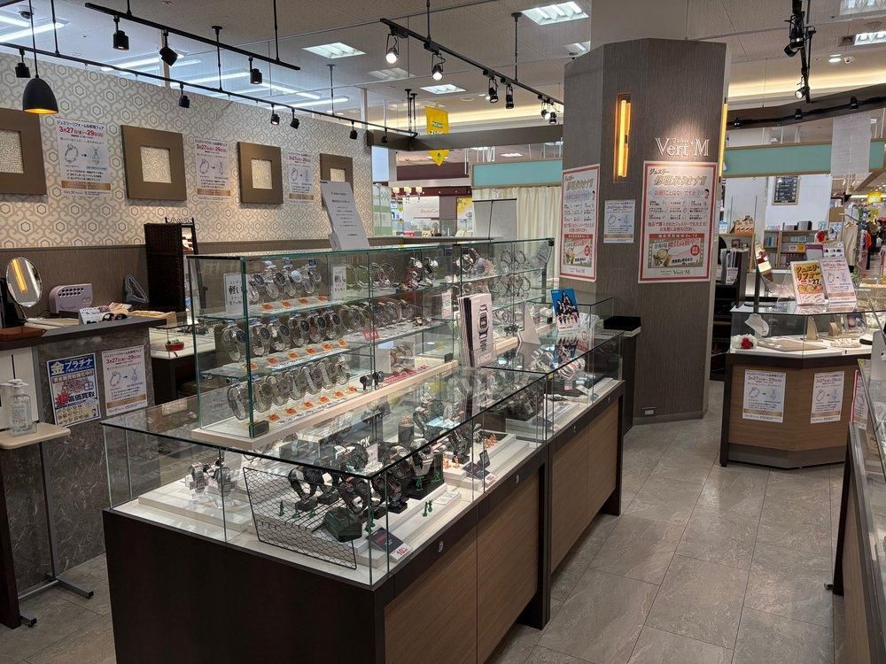 AZ店 店内