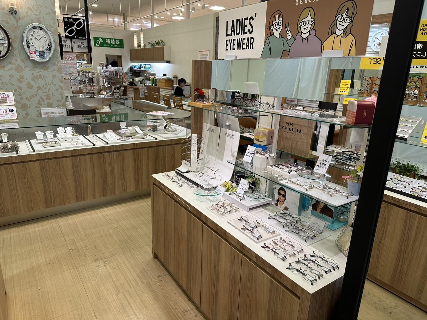蟹江店 店内